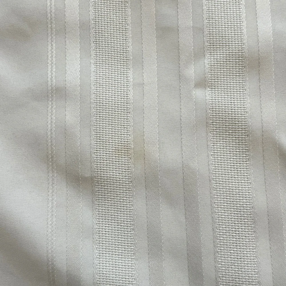 Vintage Round White Striped‎ Tablecloth 70 Inch Circular Textured Damask Pattern